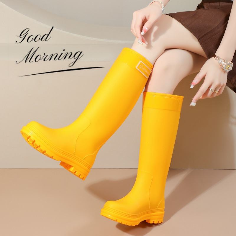 30dbe9af-04d4-49c0-93a8-203a0ccf1bd7_gelbe-Damen-hohe-PVC-Regenstiefel-modisch-rutschfest-wasserdicht-Küchen-Arbeitsstiefel.jpg