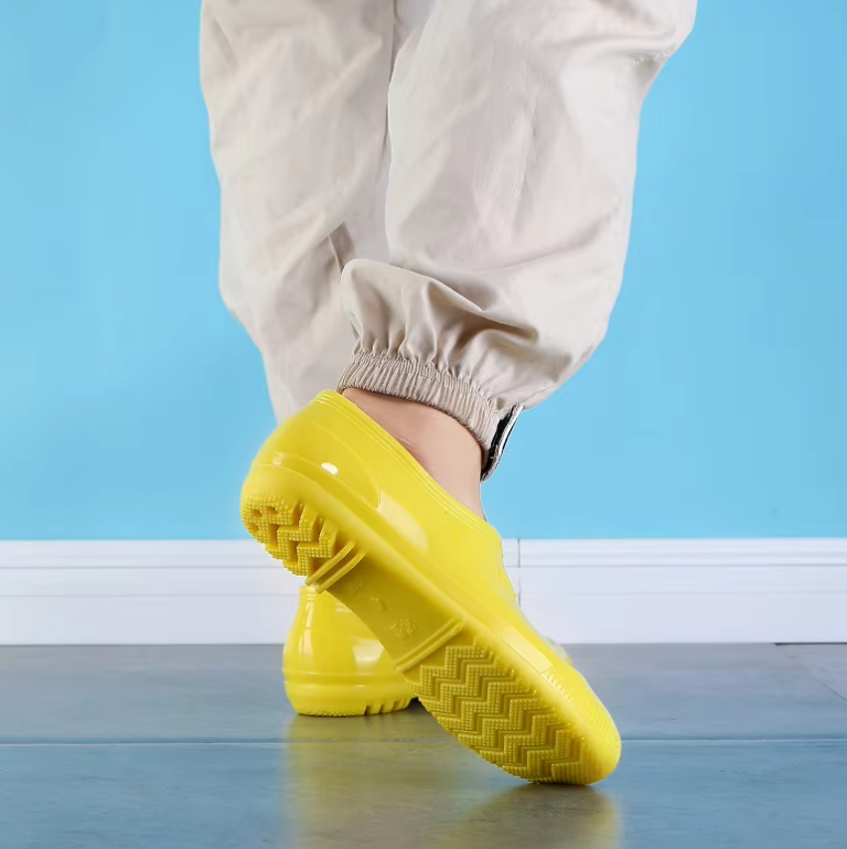 Verschleißfeste isolierte Stiefel