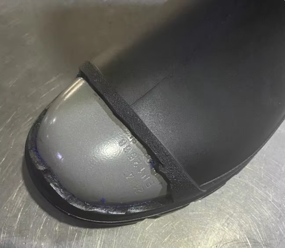 steel-toe-protection-detail-of-industrial-safety-wellington-boot